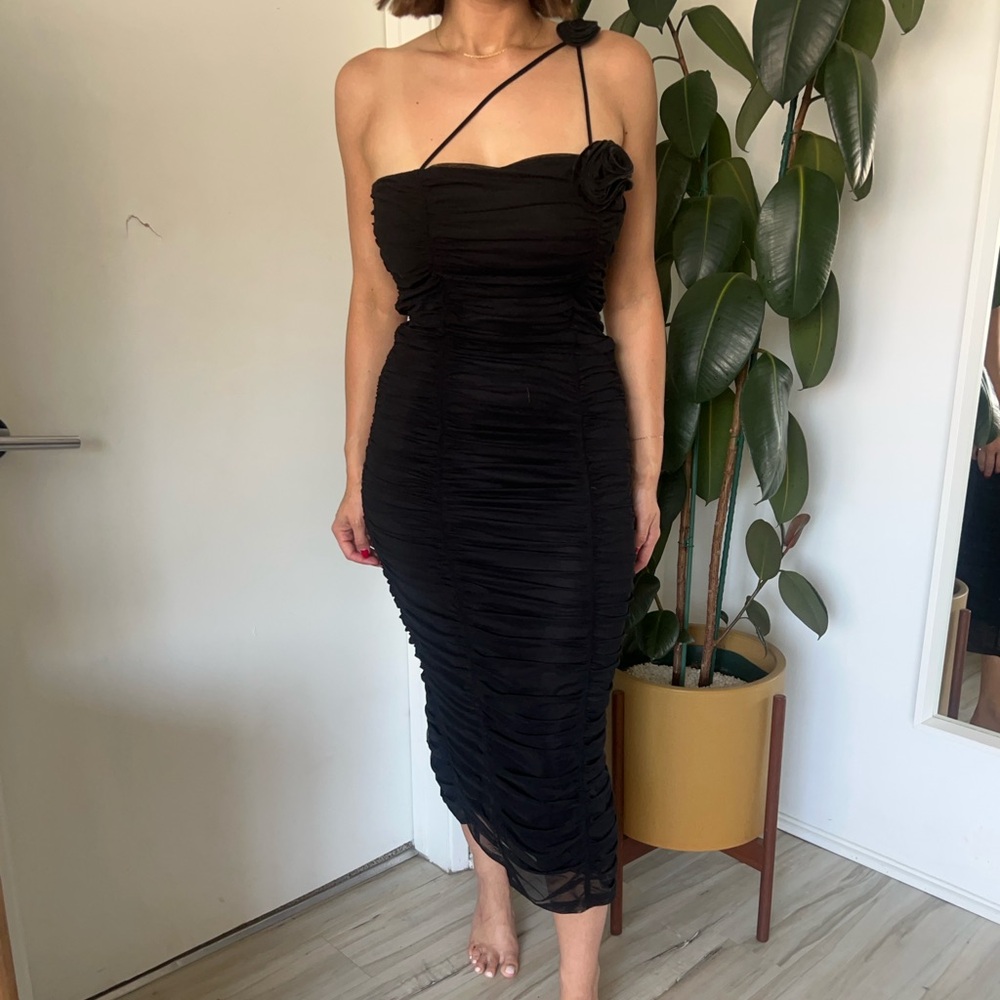 ASTR the Label Body-con Ruched Corsage Black Dress